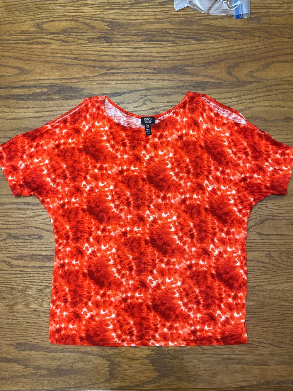 Jones New York Red / Orange Tie-Dye Short Sleeve Top with Open Shoulders